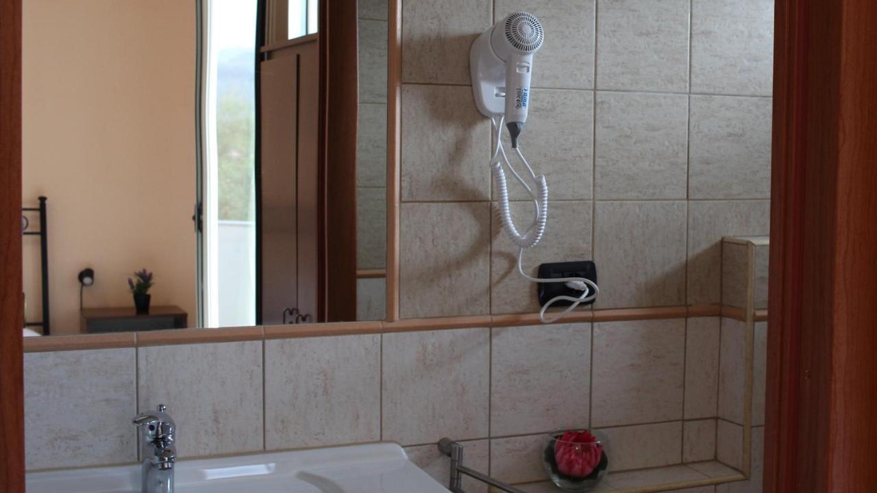 B&B Bassu Bosa Eksteriør billede