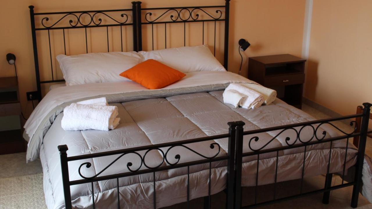 B&B Bassu Bosa Eksteriør billede