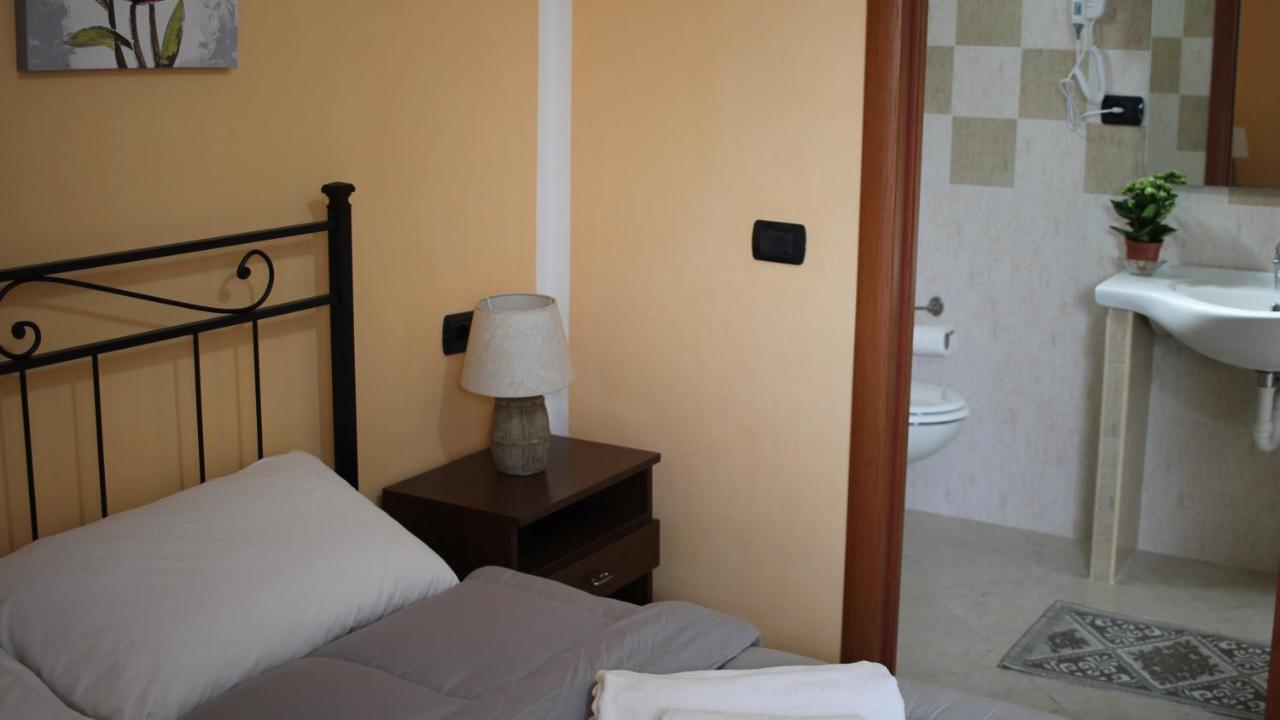 B&B Bassu Bosa Eksteriør billede